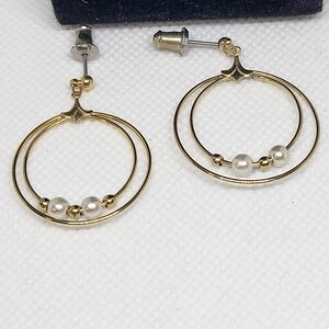 Elegant Gold and Pearl Hoop Earrings